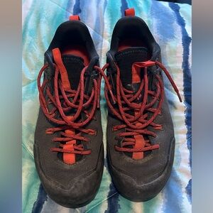 Men’s Black Diamond approach shoes, size 10.5 (9)